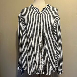 Universal Thread Navy and White Striped Women’s Shirt